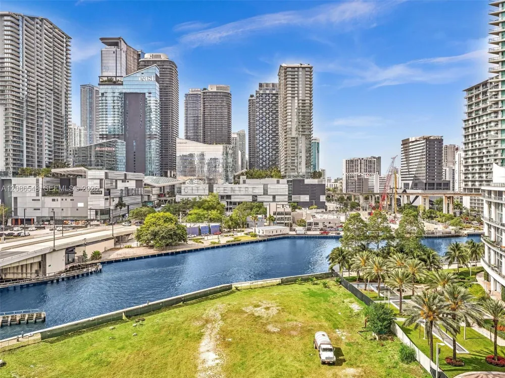 350 S Miami Ave #3605 Miami, FL 33130