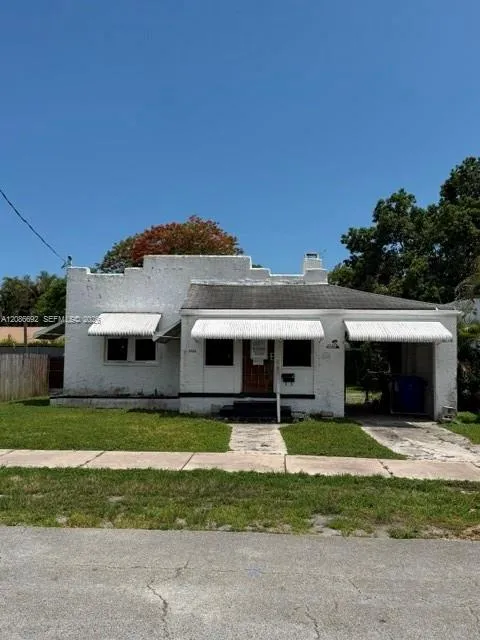 3322 SW 9th St