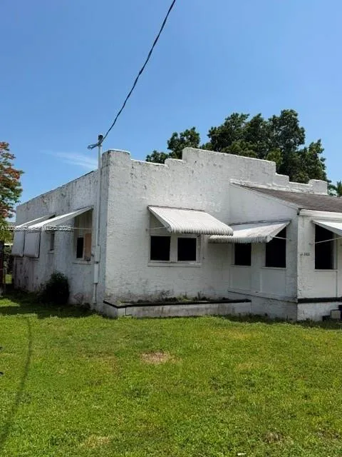 3322 SW 9th St Miami, FL 33135