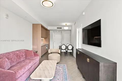 2700 NW 2nd Ave #207