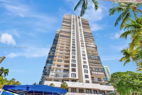 2333 Brickell Ave #2814