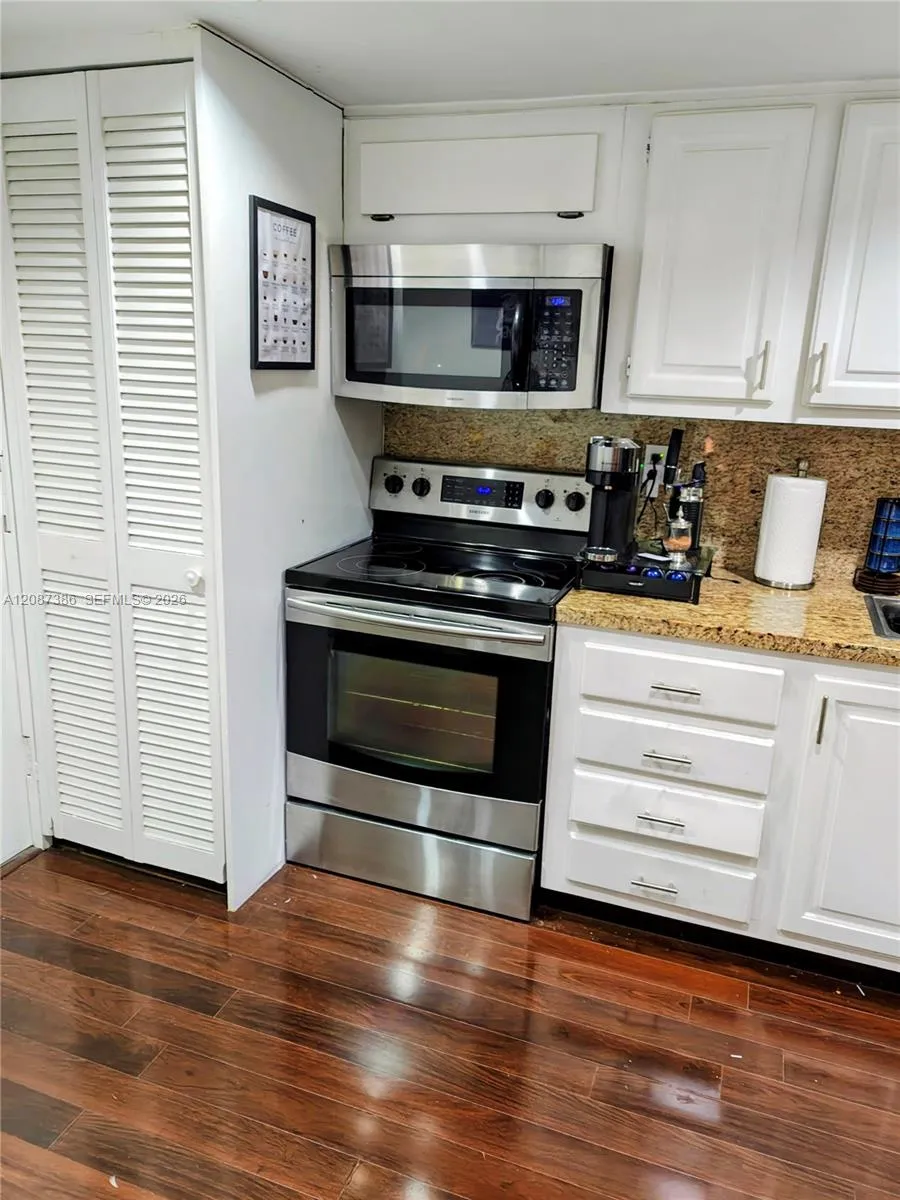 2333 Brickell Ave #2814 Miami, FL 33129