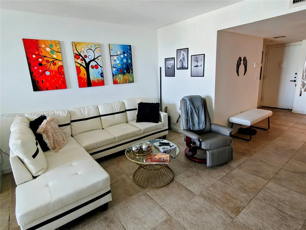 2333 Brickell Ave #2814 Miami, FL 33129