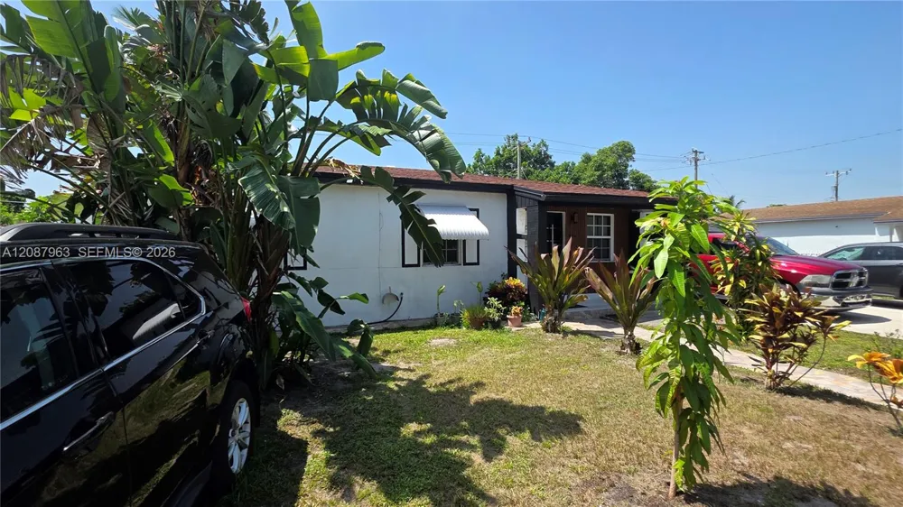 350 NW 188th St Miami Gardens, FL 33169