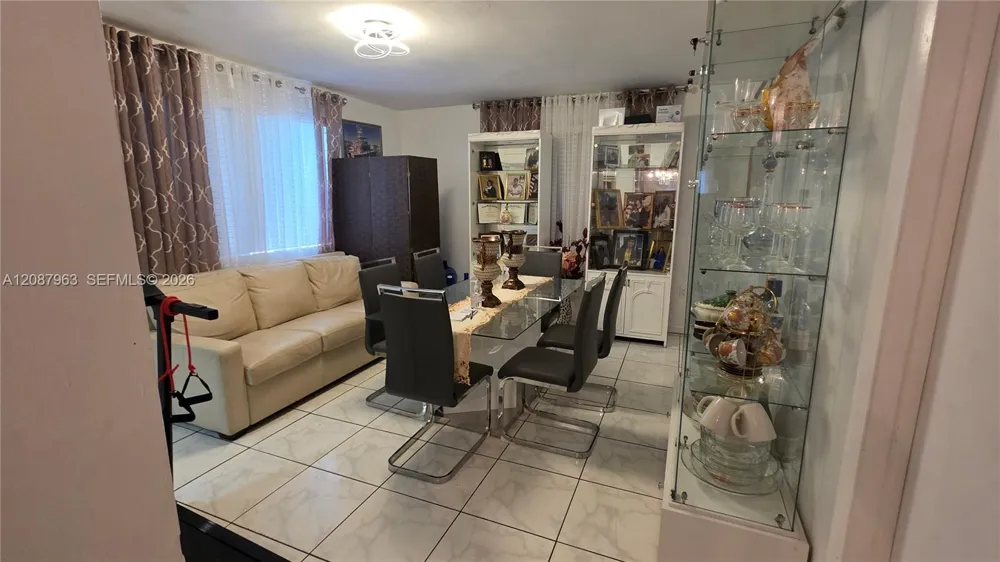 350 NW 188th St Miami Gardens, FL 33169