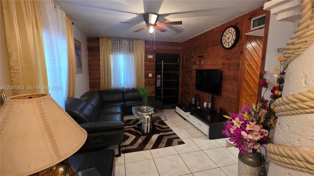 350 NW 188th St Miami Gardens, FL 33169