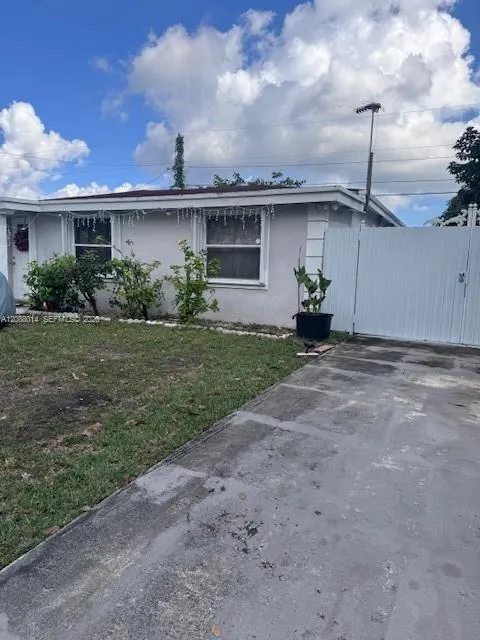 14661 Pierce St #0 Miami, FL 33176