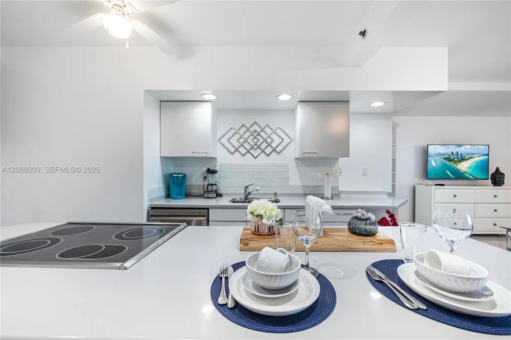 100 Lincoln Rd #515 Miami Beach, FL 33139