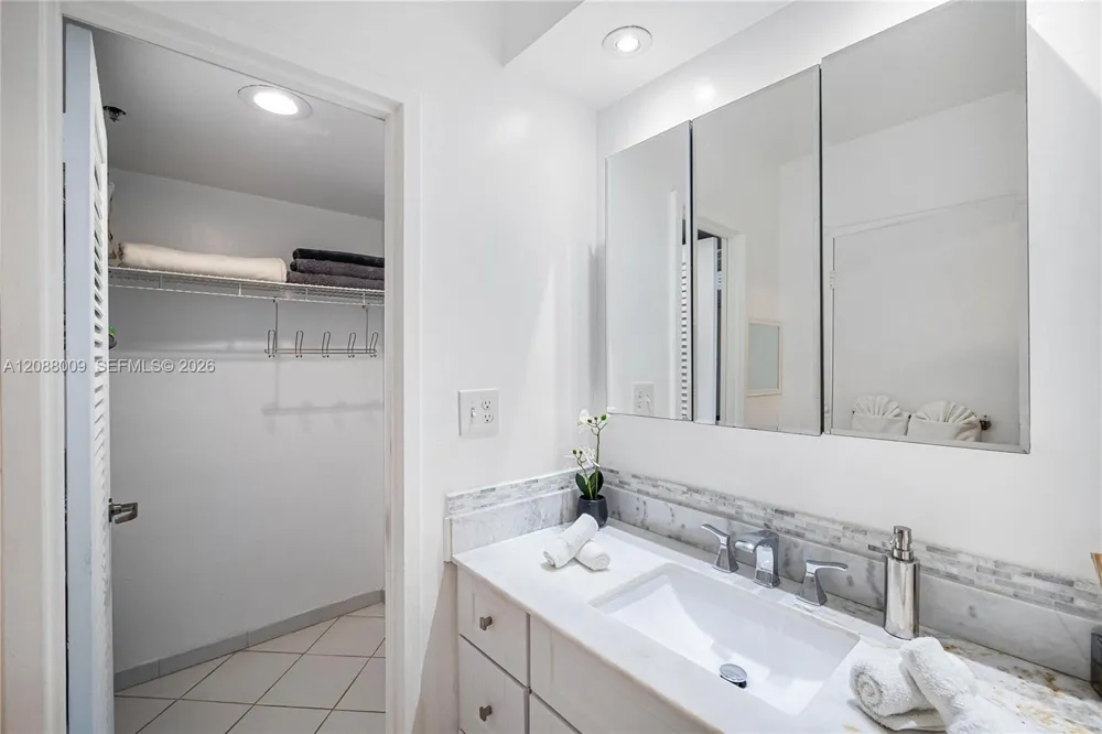 100 Lincoln Rd #515 Miami Beach, FL 33139