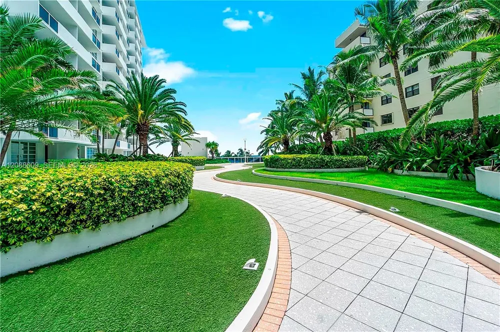 100 Lincoln Rd #515 Miami Beach, FL 33139