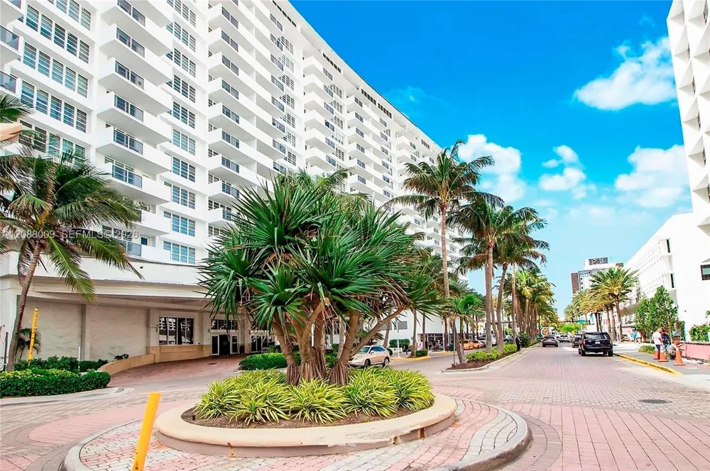 100 Lincoln Rd #515 Miami Beach, FL 33139