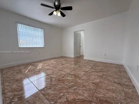 212 Northwest Blvd #214B