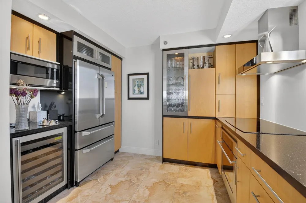 3420 S Ocean Boulevard #8z Highland Beach, FL 33487