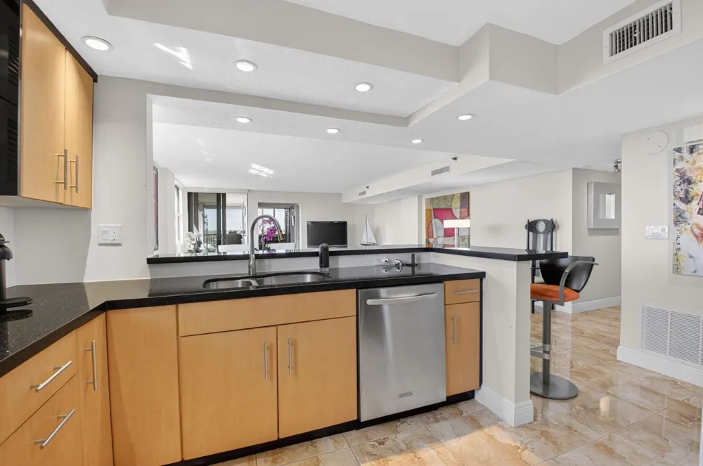 3420 S Ocean Boulevard #8z Highland Beach, FL 33487
