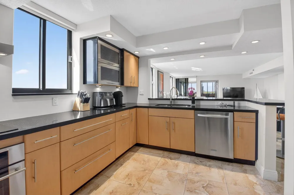 3420 S Ocean Boulevard #8z Highland Beach, FL 33487