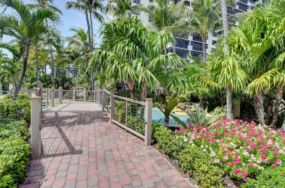 3420 S Ocean Boulevard #8z Highland Beach, FL 33487