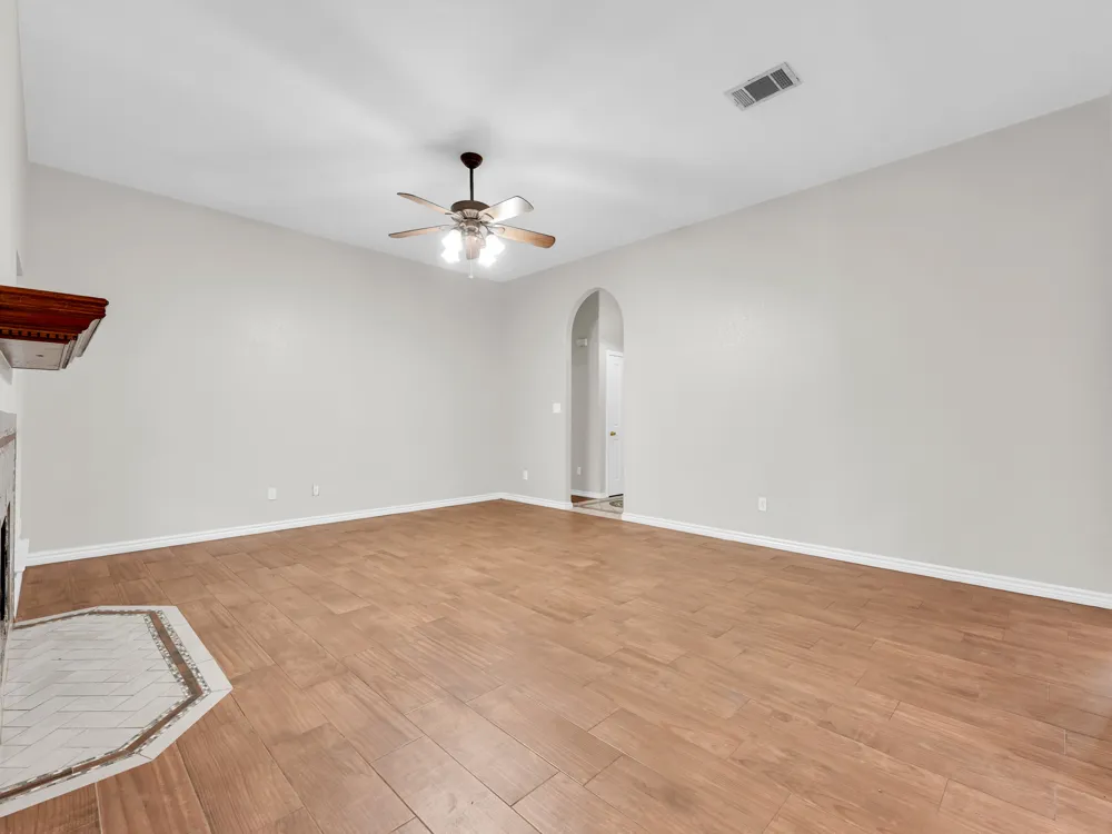 84 Thomas Drive Martindale, TX 78655