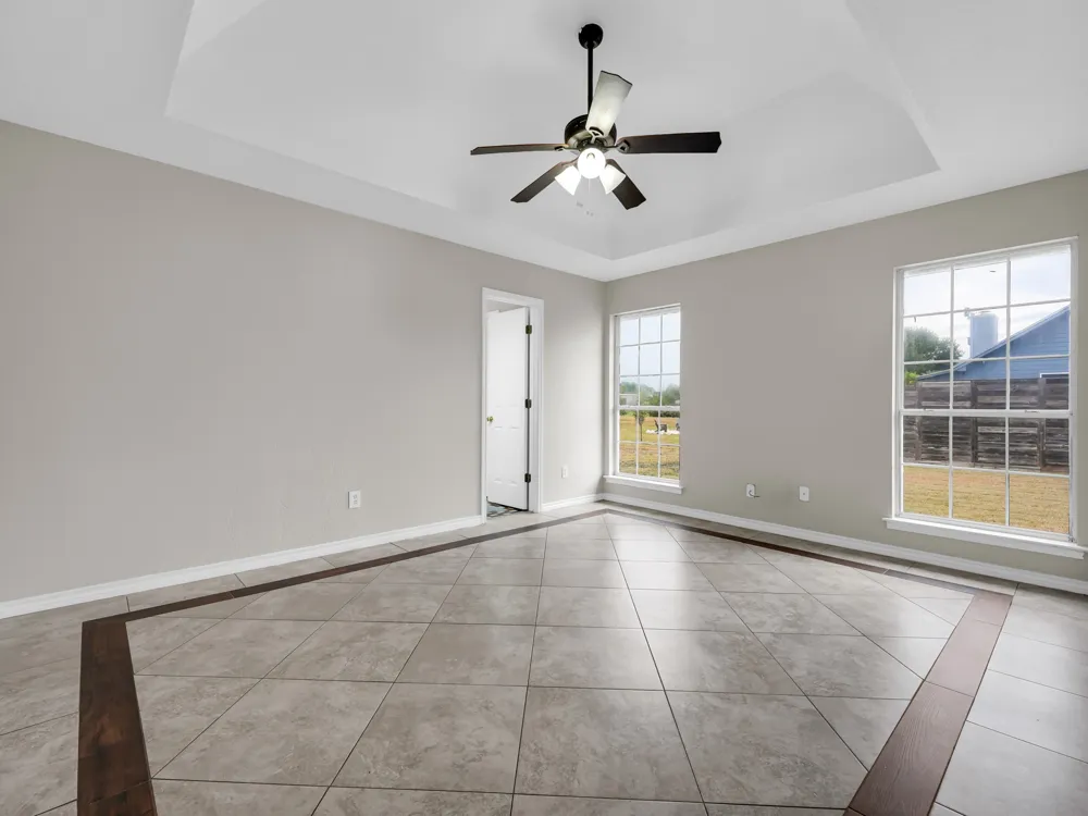 84 Thomas Drive Martindale, TX 78655