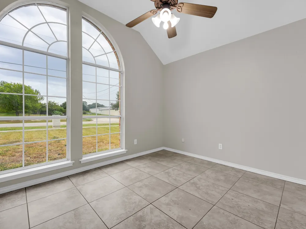 84 Thomas Drive Martindale, TX 78655