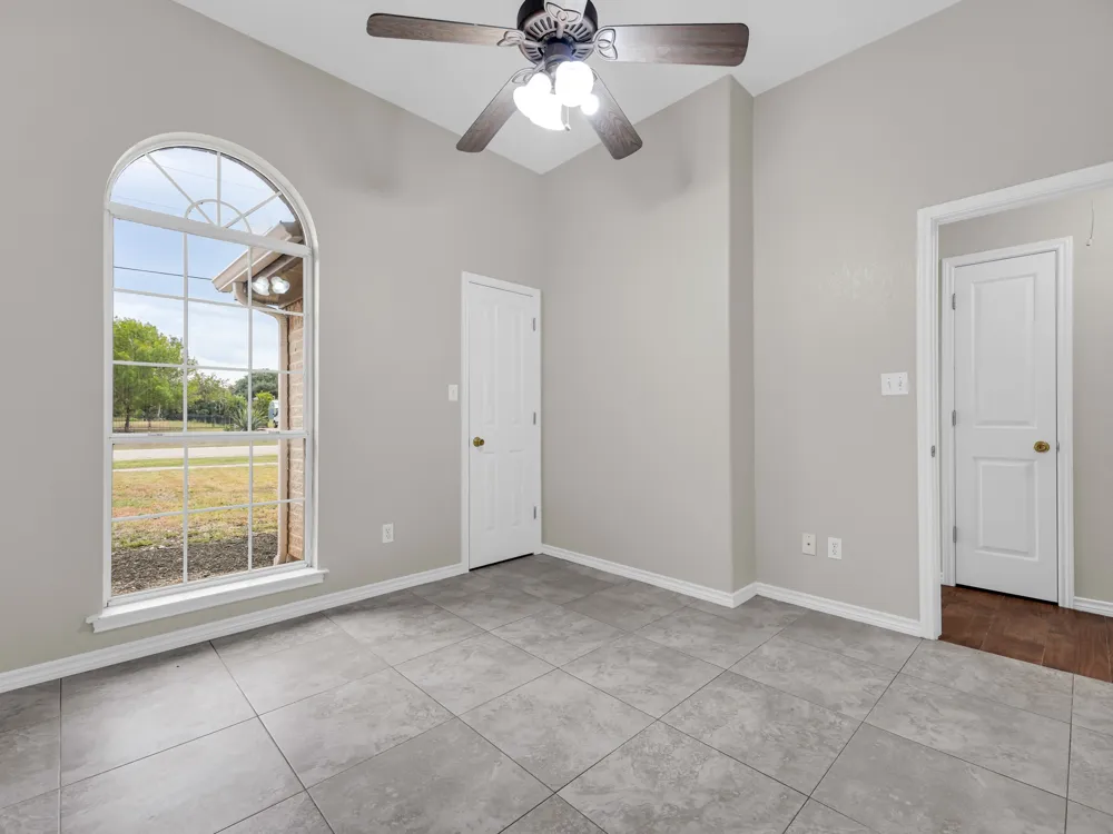 84 Thomas Drive Martindale, TX 78655