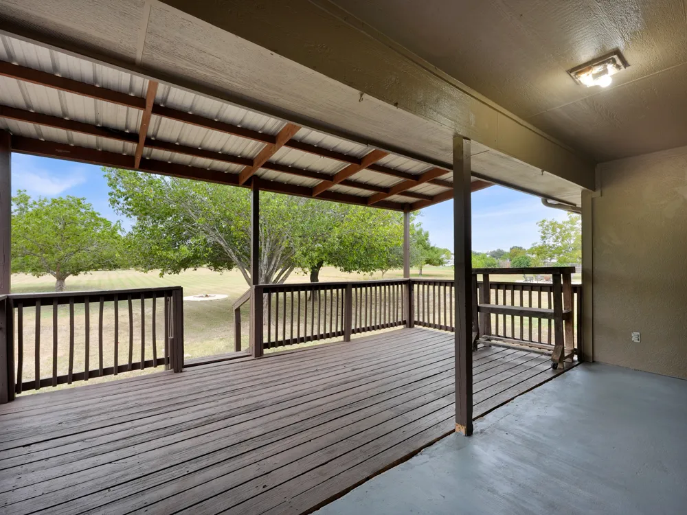 84 Thomas Drive Martindale, TX 78655