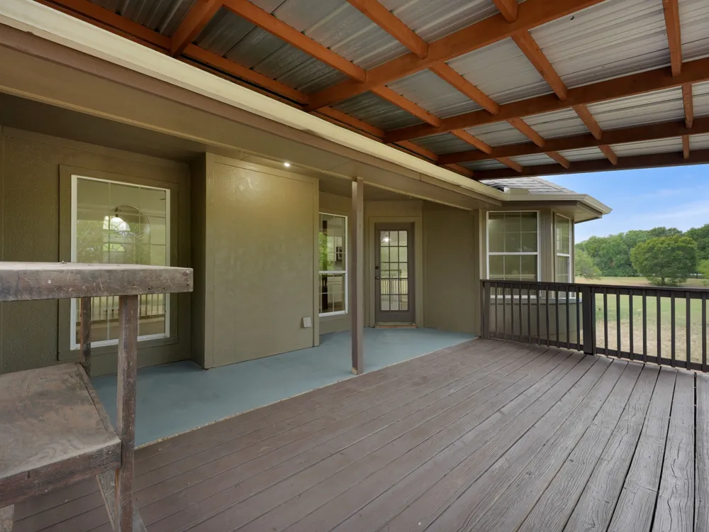 84 Thomas Drive Martindale, TX 78655