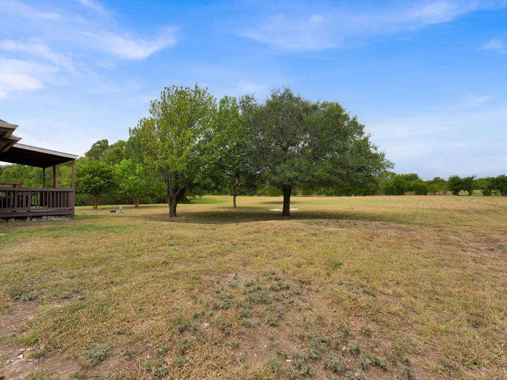 84 Thomas Drive Martindale, TX 78655