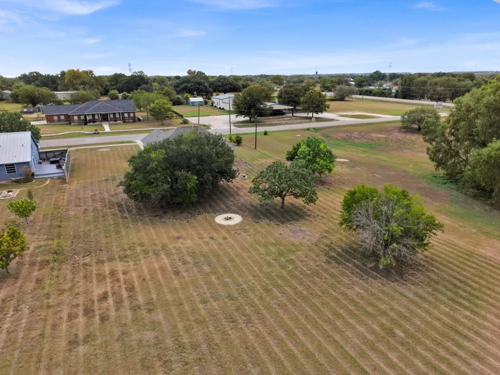 84 Thomas Drive Martindale, TX 78655