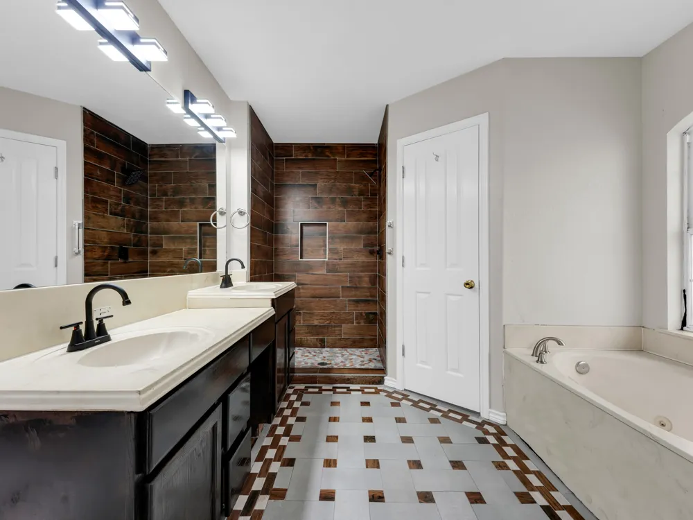 84 Thomas Drive Martindale, TX 78655
