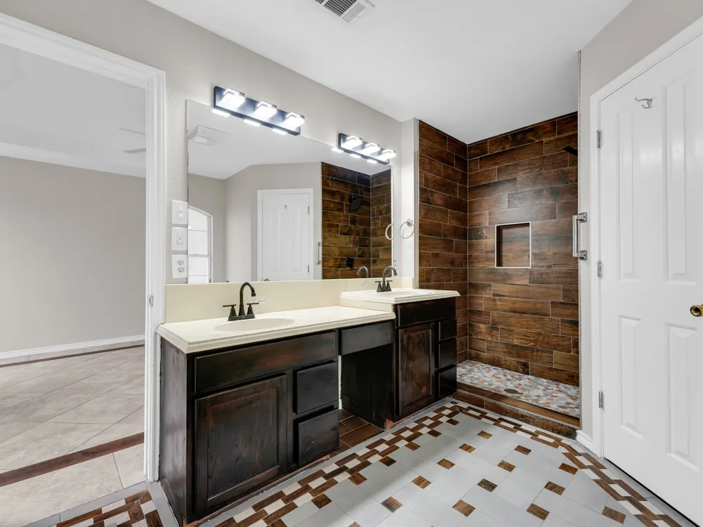 84 Thomas Drive Martindale, TX 78655