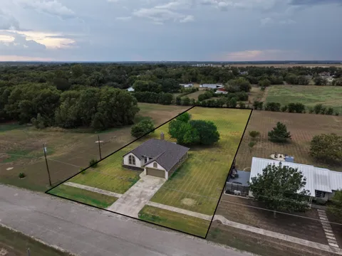 84 Thomas Drive