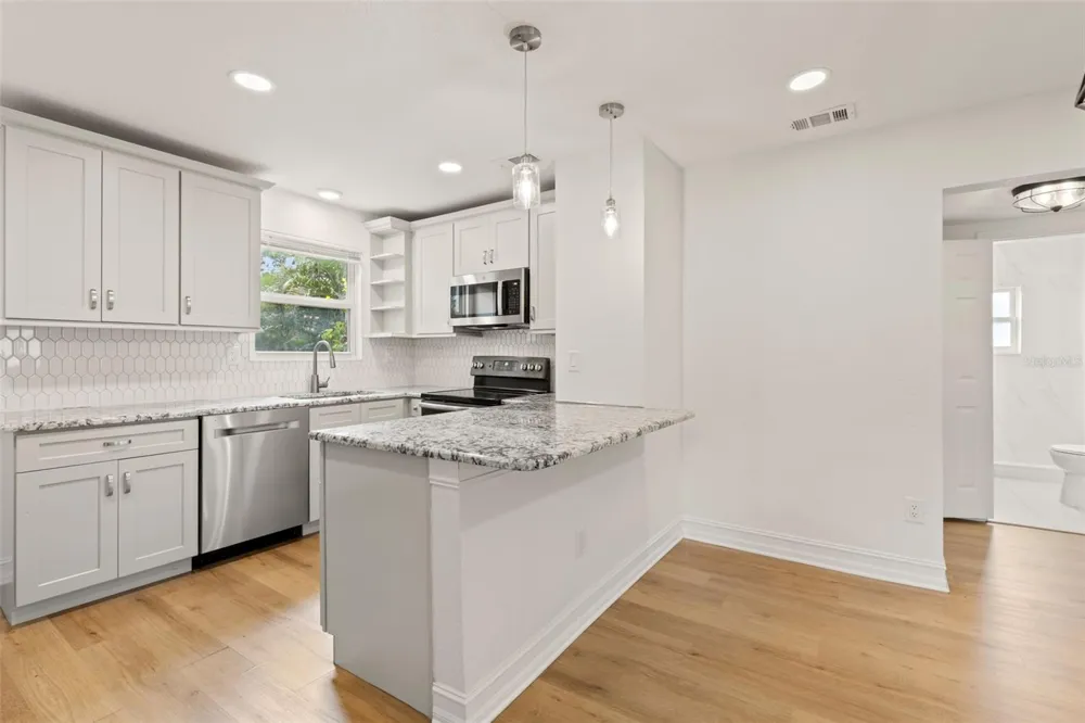 2010 DARTMOUTH AVENUE St Petersburg, FL 33713