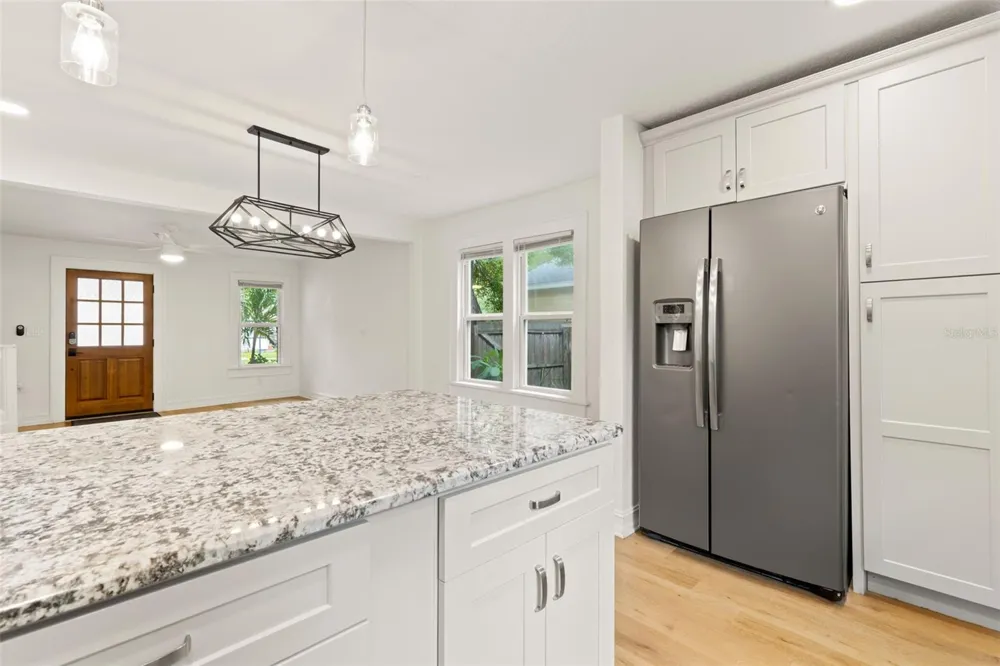 2010 DARTMOUTH AVENUE St Petersburg, FL 33713
