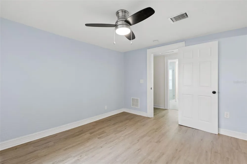 2010 DARTMOUTH AVENUE St Petersburg, FL 33713