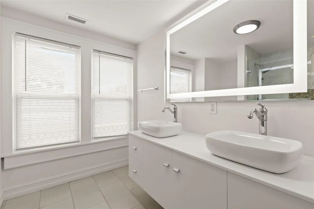 2010 DARTMOUTH AVENUE St Petersburg, FL 33713
