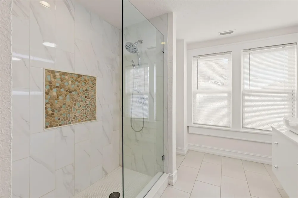 2010 DARTMOUTH AVENUE St Petersburg, FL 33713