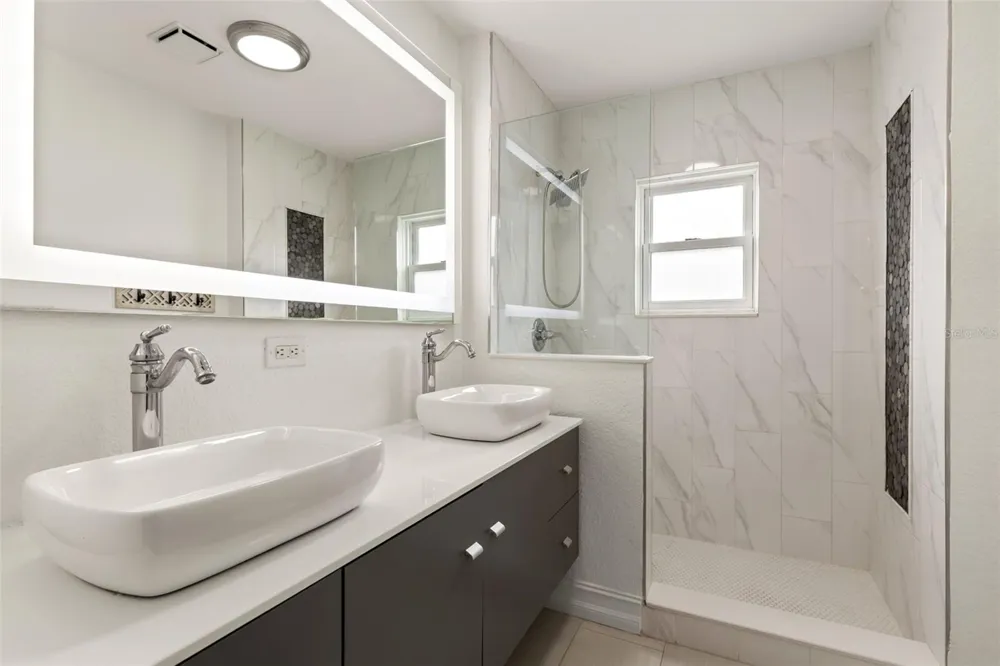 2010 DARTMOUTH AVENUE St Petersburg, FL 33713
