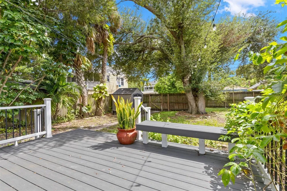 2010 DARTMOUTH AVENUE St Petersburg, FL 33713
