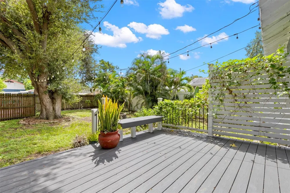 2010 DARTMOUTH AVENUE St Petersburg, FL 33713