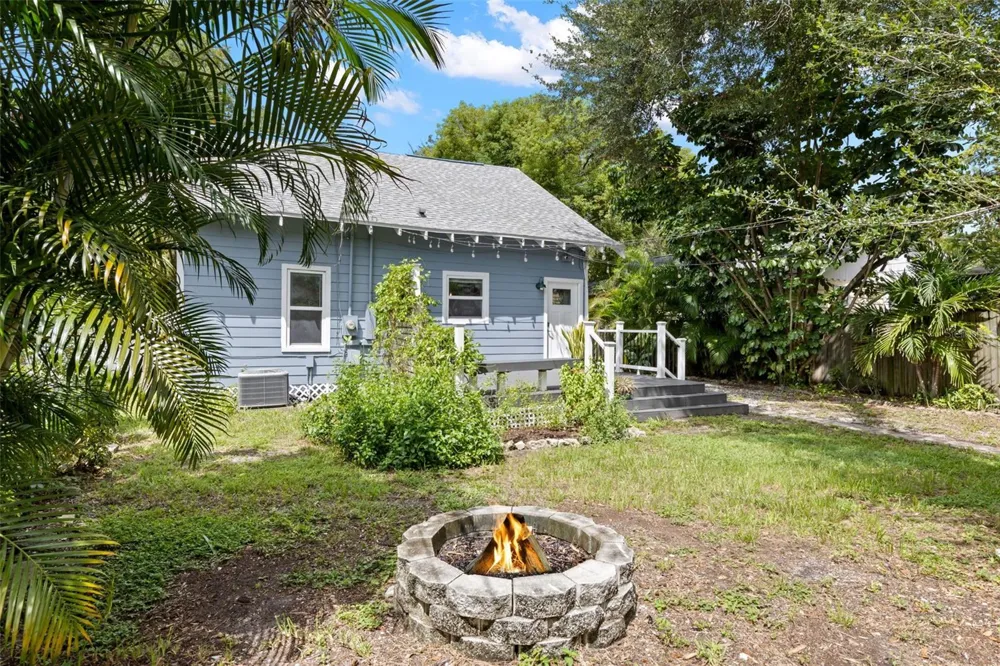 2010 DARTMOUTH AVENUE St Petersburg, FL 33713