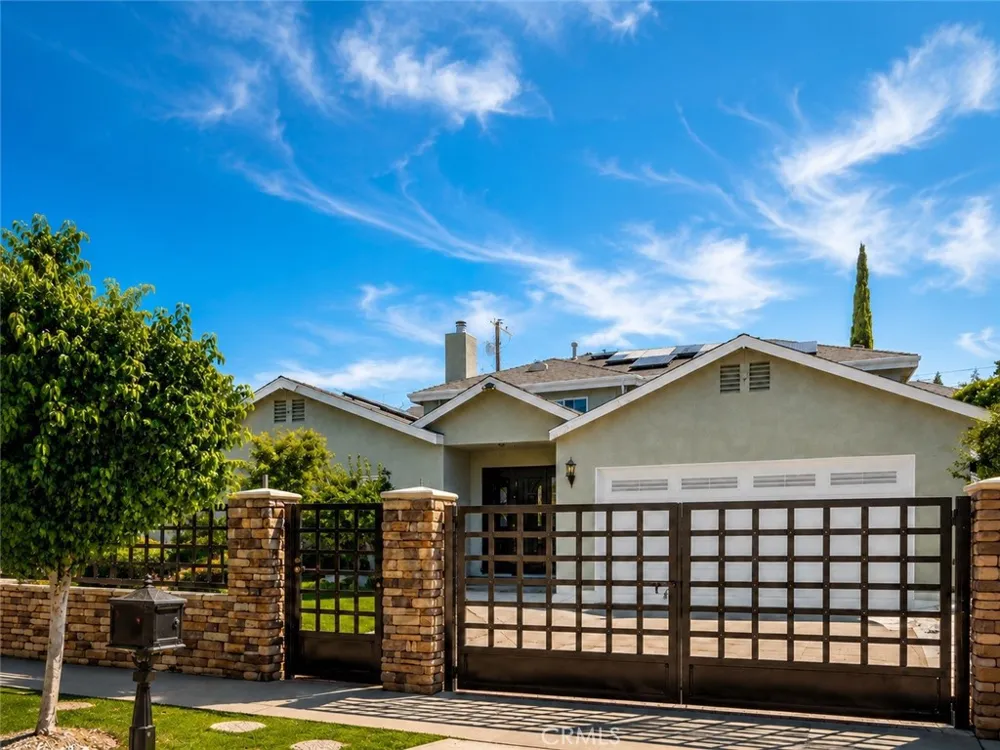 11138 Collett Granada Hills, CA 91344