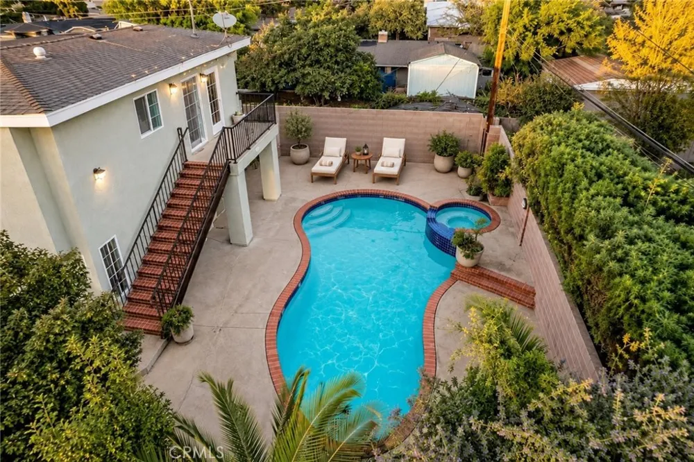 11138 Collett Granada Hills, CA 91344
