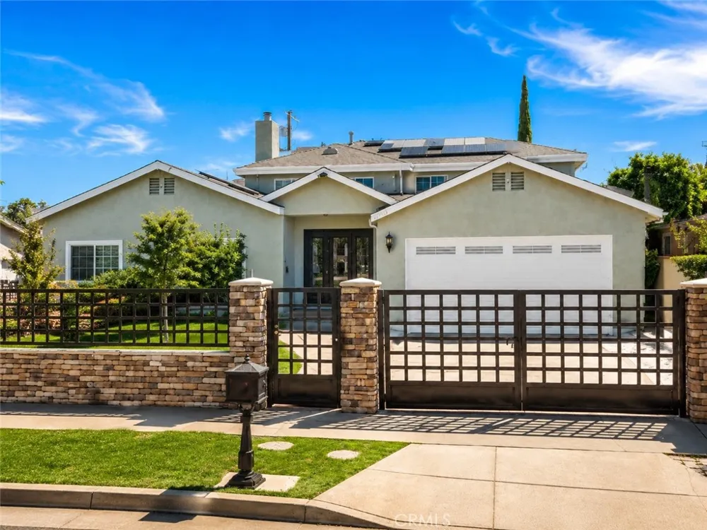 11138 Collett Granada Hills, CA 91344
