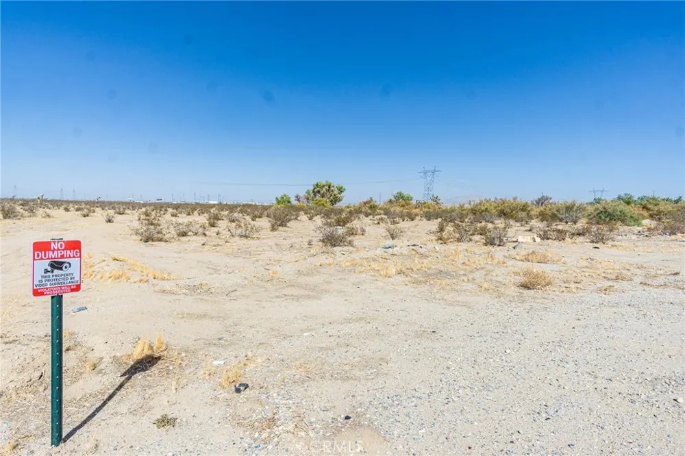 Holly Road Adelanto, CA 92301