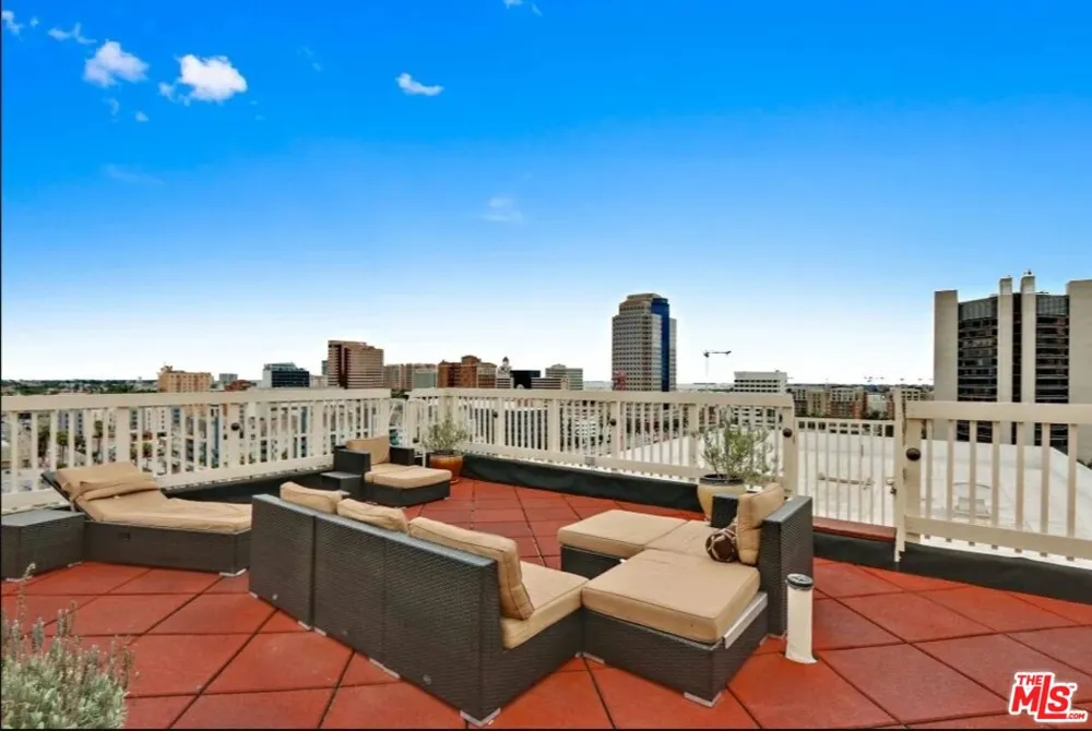 315 W 3rd Street Long Beach, CA 90802