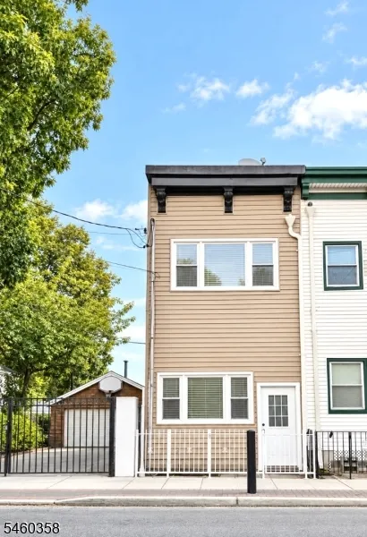 90 A Hackensack Plk R