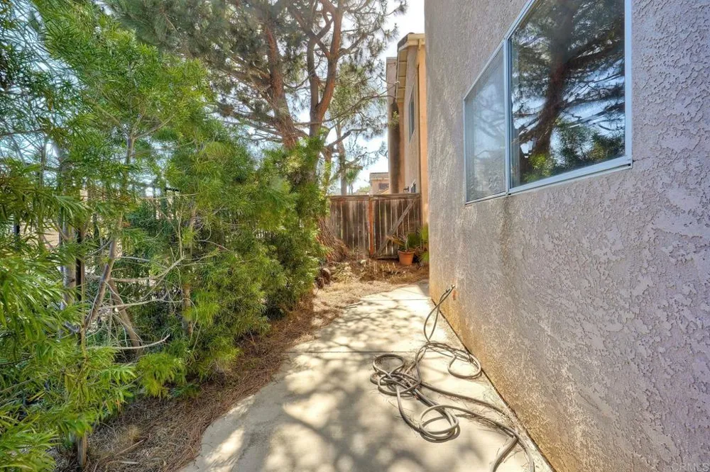 32033 Arlington Circle Bonsall, CA 92003