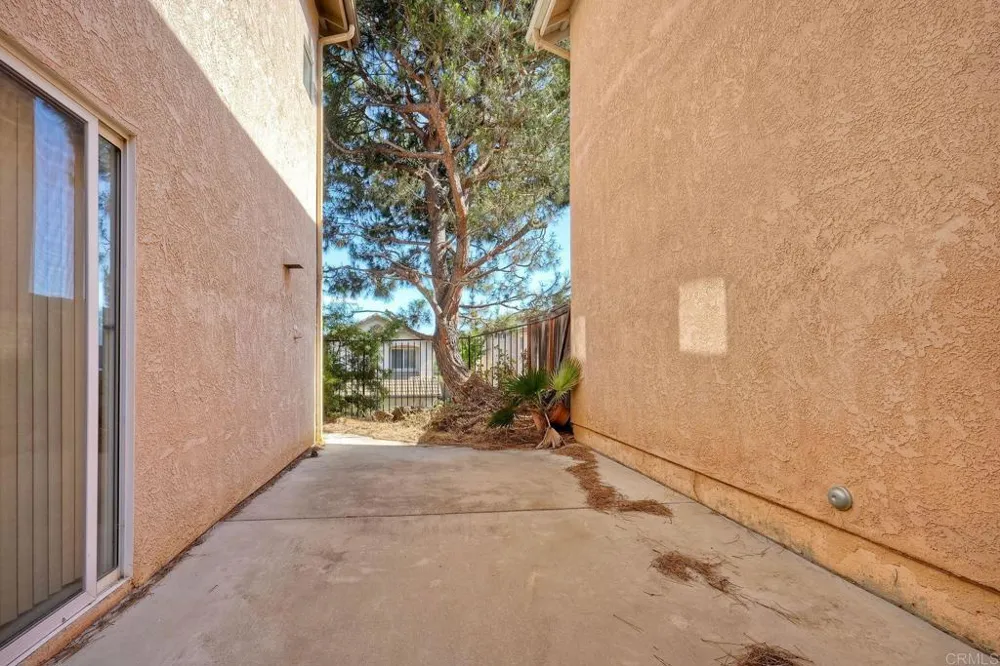 32033 Arlington Circle Bonsall, CA 92003