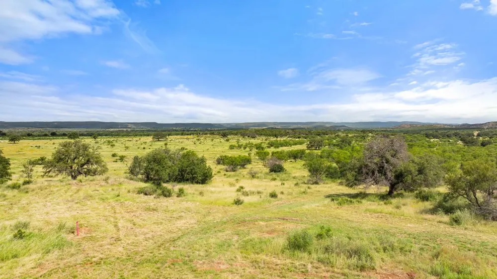 6878 Ranch Road 3347 Round Mountain, TX 78663