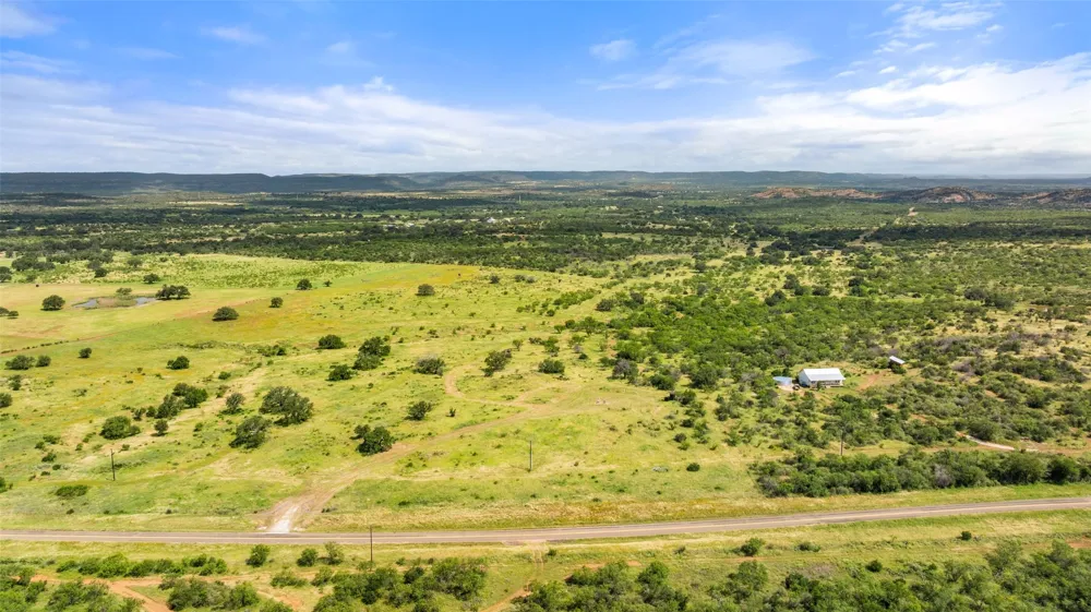 6878 Ranch Road 3347 Round Mountain, TX 78663